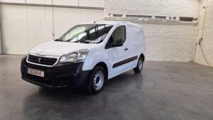 PEUGEOT PARTNER 1600 DIESEL LICHTE VRACHT GARAGE PETER BREDENE TWEEDEHANDSWAGEN (1)