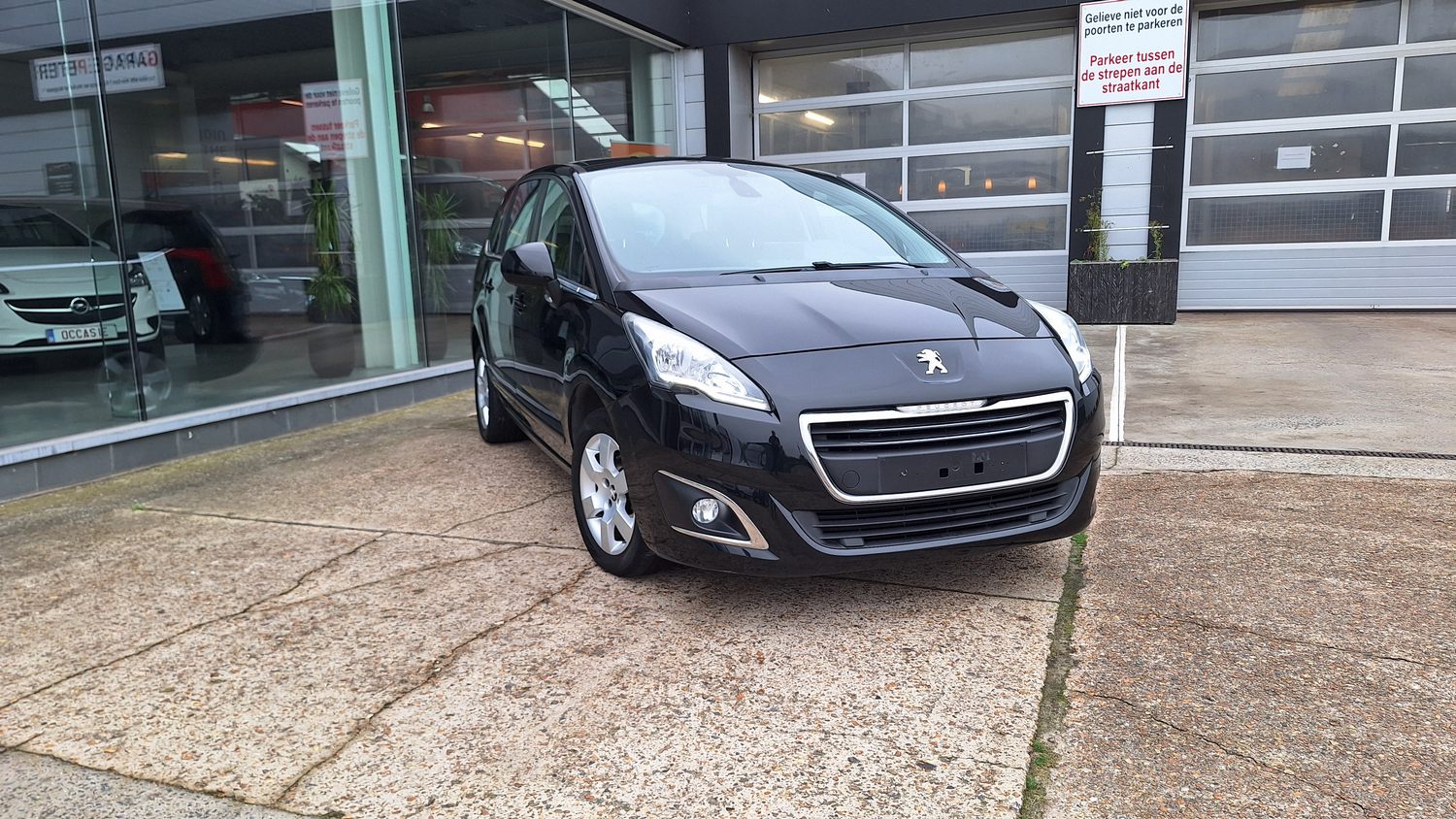 PEUGEOT 5008 BENZINE GARAGE PETER BREDENE TWEEDEHANDSWAGENS (1)