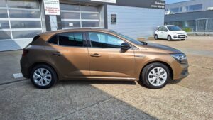 renault megane limited 1300 benzine tce115 tweedehandswagens garage peter bredene oostende (2)