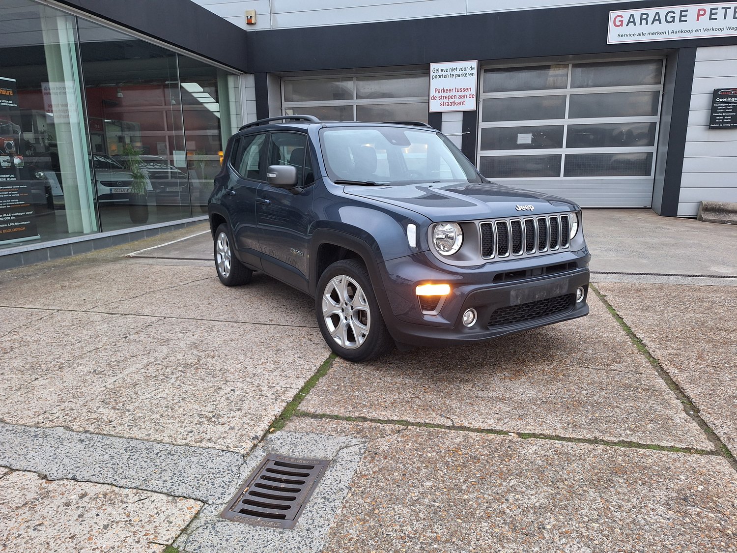 Jeep Renegade 1300 Hybrid Limited4X 2021 voorkant tweedehandswagens garage peter bredene oostende (1)