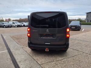 peugeot expert 2000 D laadruimte afgewerkt tweedehandswagens garage peter bredene oostende (3)