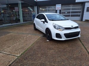 KIA RIO 1200 benzine tweedehandswagens garage peter bredene oostende (1)