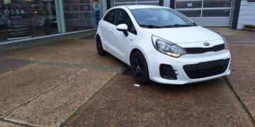 KIA RIO 1200 benzine tweedehandswagens garage peter bredene oostende (1)