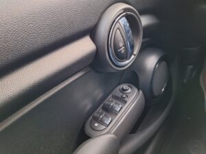 MINI ONE 1500 benzine tweedehandswagens garage peter bredene oostende (11)