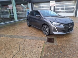 Peugeot 208 1200 BENZINE PURETECH tweedehandswagens garage peter bredene oostende (1)