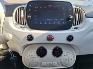 Fiat 500 1000 benzine hybrid dolcevita tweedehandswagens garage peter bredene oostende (8)