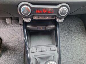 kia stonic 1000 benzine tweedehandswagens garage peter bredene oostende (10)