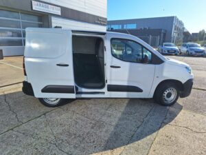 Citroen Berlingo 1500 diesel lichte vracht tweedehandswagens garage peter bredene oostende (3)
