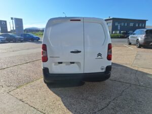 Citroen Berlingo 1500 diesel lichte vracht tweedehandswagens garage peter bredene oostende (4)