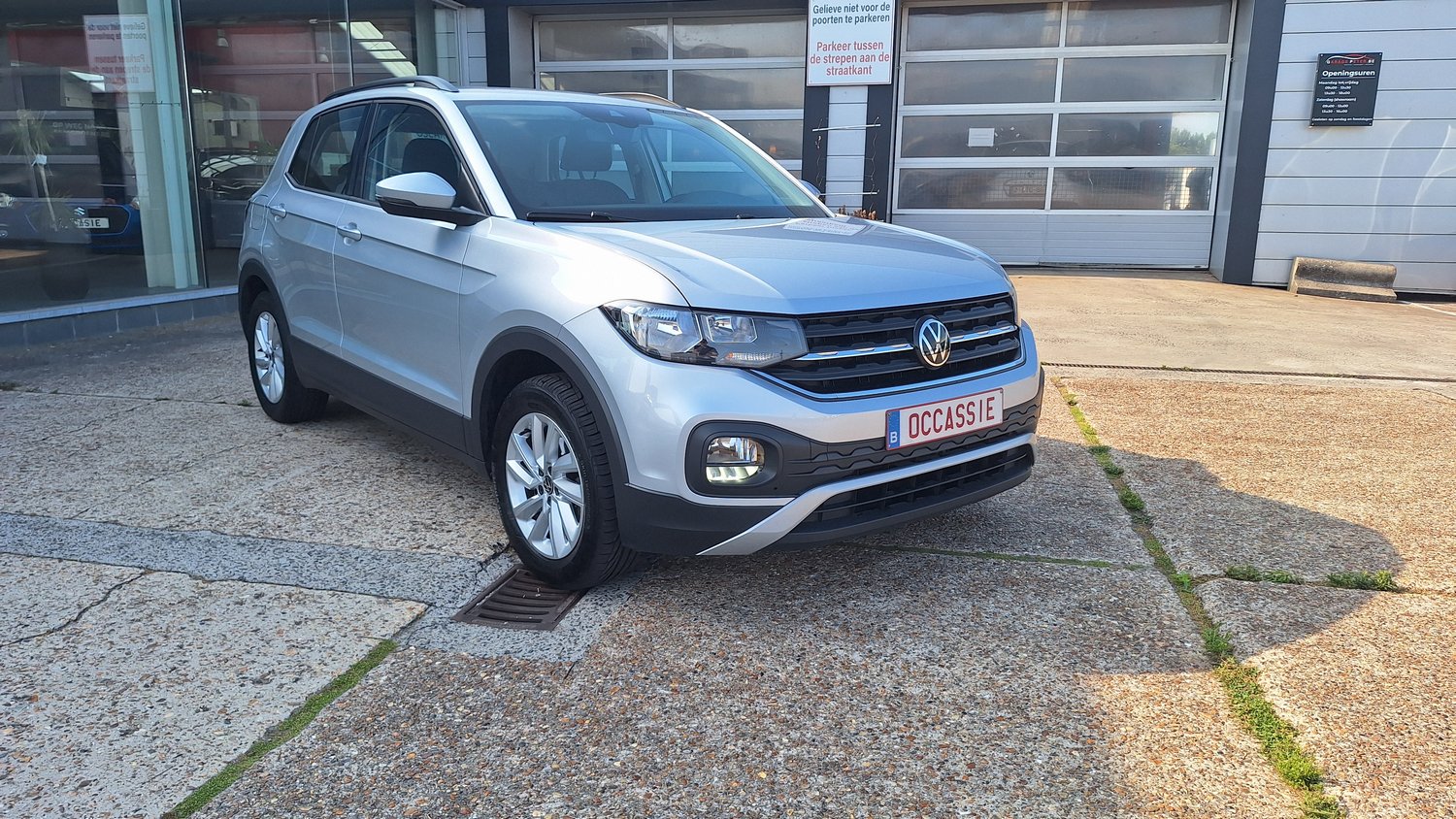 volkswagen t cross 10 benzine 2022 zilver tweedehandswagens garage peter bredene oostende (1)