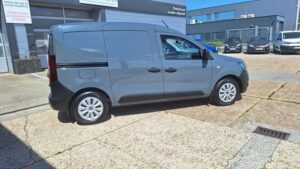renault express 13 tce benzine lichte vracht garage peter bredene oostende 01 (2)