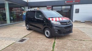 OPEL VIVARO LICHTE VRACHT tweedehandswagens garage peter bredene oostende (1)